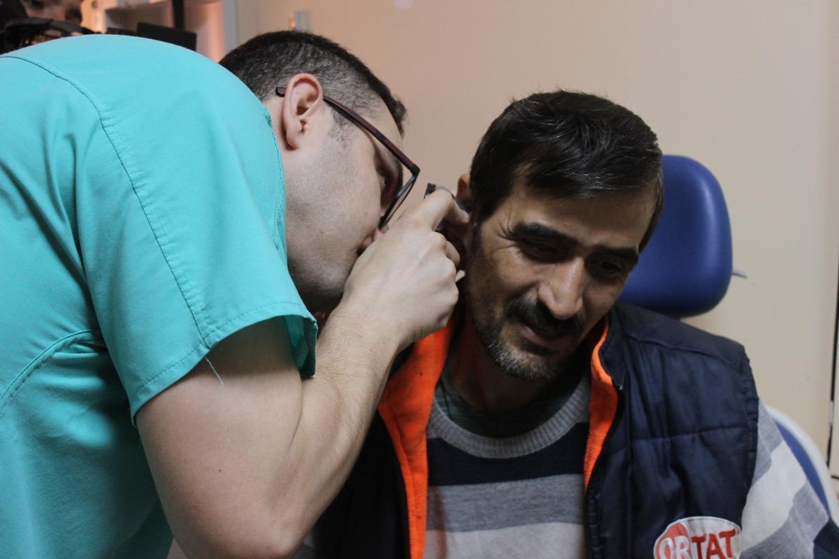 Bağcılar'da akılalmaz olay! Kulağından &ccedil;ıkanları g&ouml;ren doktor şaştı kaldı