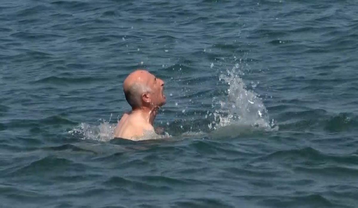 'İnsanlık &ouml;lm&uuml;ş' dedirten olay... Sadece izlediler