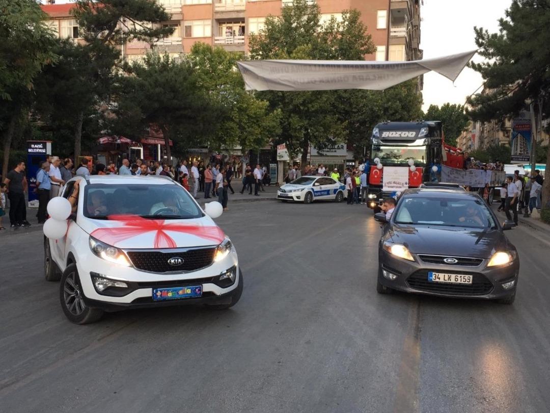 S&uuml;nnet olan &ccedil;ocuklara Mehteran eşliğinde tırla şehir turu