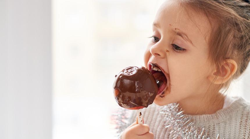 Abur cuburlar çocuklarda reflüyü tetikleyebilir!  Çocuklarda reflü nasıl geçer?