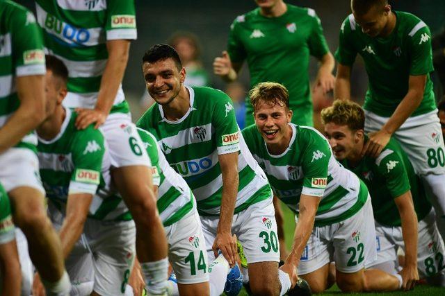 Bursaspor evindeki galip gelememe hasretini sonlandırdı