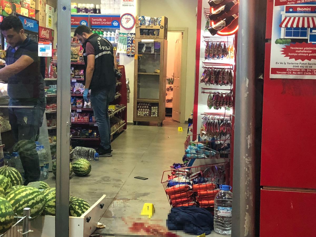 &Ouml;ğretmen market&ccedil;iyi pompalı t&uuml;fekle vurdu