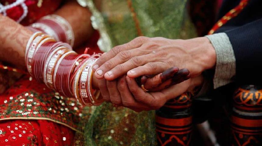 Evlilik belgelerindeki 'bakire' seçeneğini kaldırılıyor