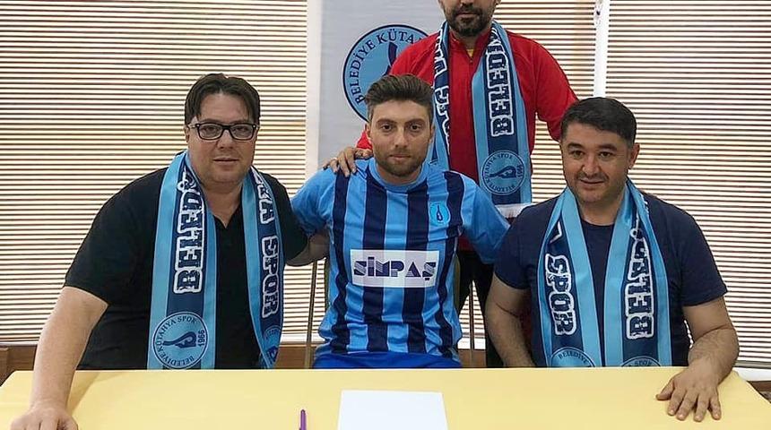 Belediye K&uuml;tahyaspor tecr&uuml;beli santrafor Serdar Kılı&ccedil;&rsquo;ı transfer etti