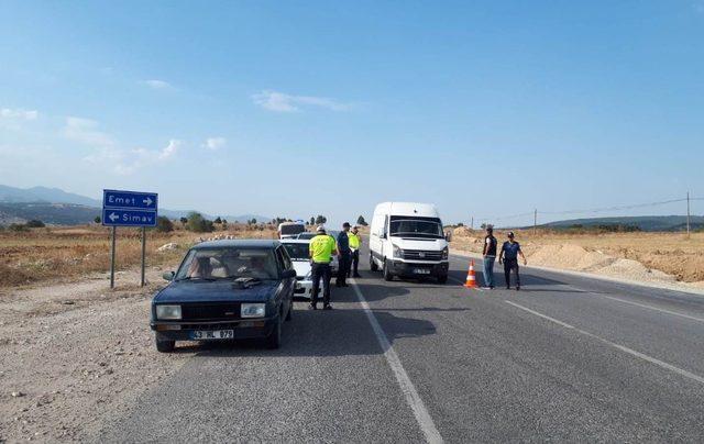 Hisarcık polisinden emniyet kemeri uygulaması