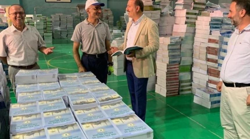 Yalova’da ücretsiz ders kitapları okullara dağıtılıyor