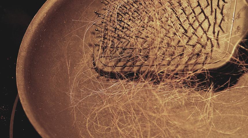 Stres, sık boyama ve hamilelik nedeniyle saçlar travmaya maruz kalıyor