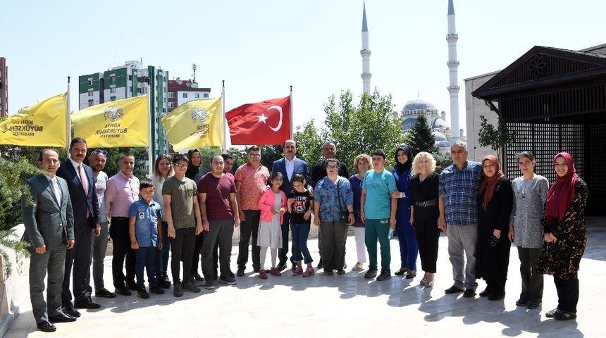 Özel öğrencilerden Başkan Altay’a “Özel” ziyaret