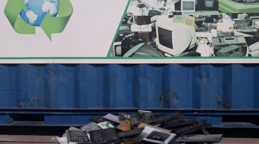 K&ouml;rfez&rsquo;de elektronik atıklar ekonomiye kazandırılıyor