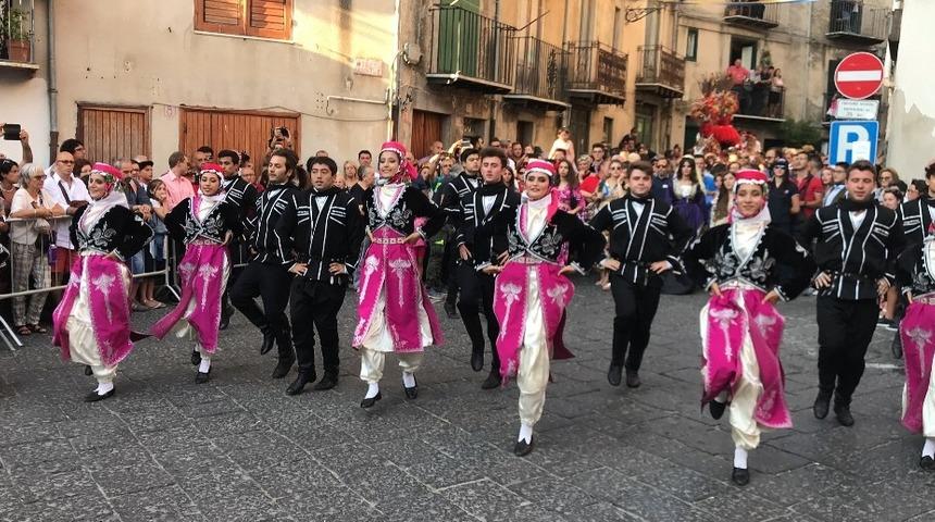 ESOG&Uuml; T&uuml;rk Halk Dansları Topluluğu Macaristan ve İtalya&rsquo;da &uuml;lkemizi temsil etti