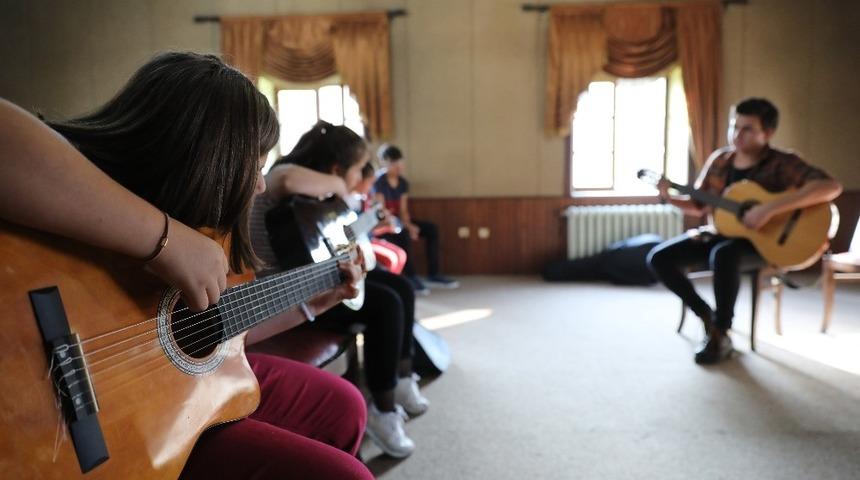 B&uuml;y&uuml;kşehir Belediyesi geleceğin sanat&ccedil;ılarına konservatuar kapılarını a&ccedil;tı