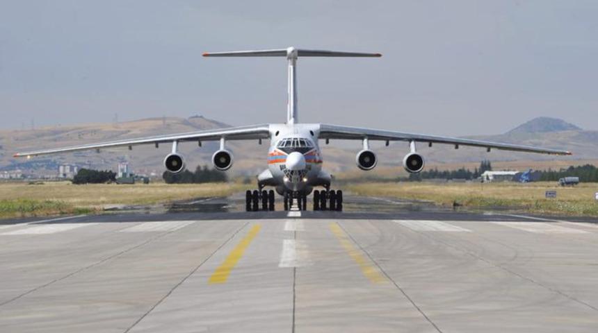 Son dakika! S-400'lerin ikinci batarya malzemelerini taşıyan uçak Ankara'da