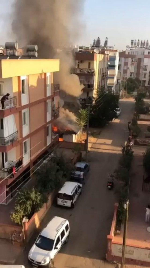 Antalya’da metruk binada yangın