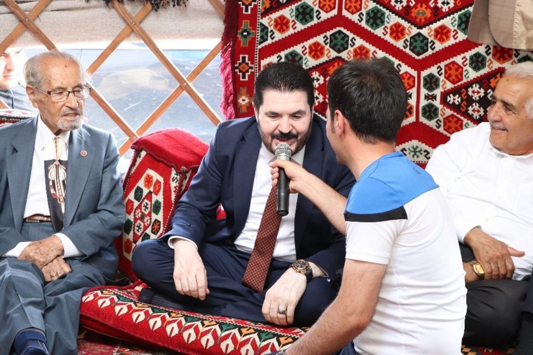 Başkan Sayan Ahlat Avrasya K&uuml;lt&uuml;r Şenliklerine katıldı