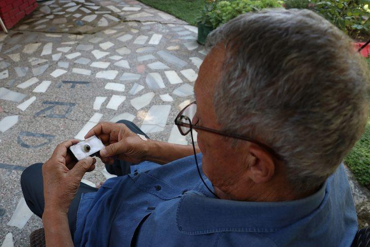 Gazi dedesinin protez gözüne 'gözü' gibi bakıyor G2