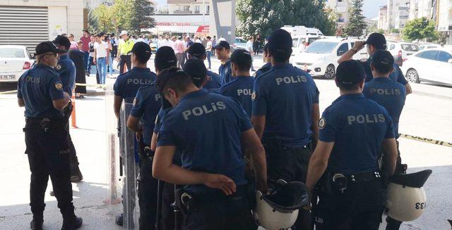 Bursa'da borç- alacak kavgası: 1 ölü, 4 yaralı (2)