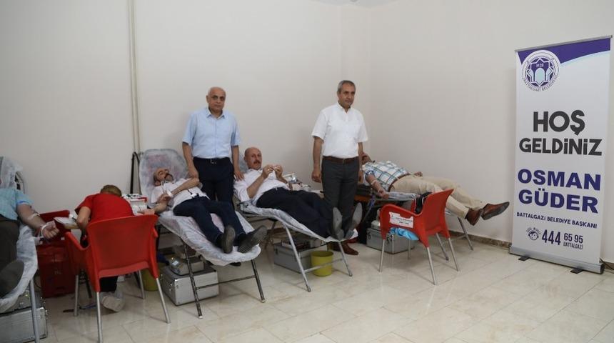 Battalgazi Belediyesi &ccedil;alışanlarından &ouml;rnek davranış