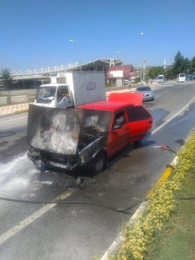 Bozüyük’te otomobil yangını