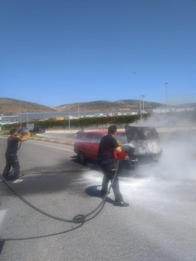 Bozüyük’te otomobil yangını