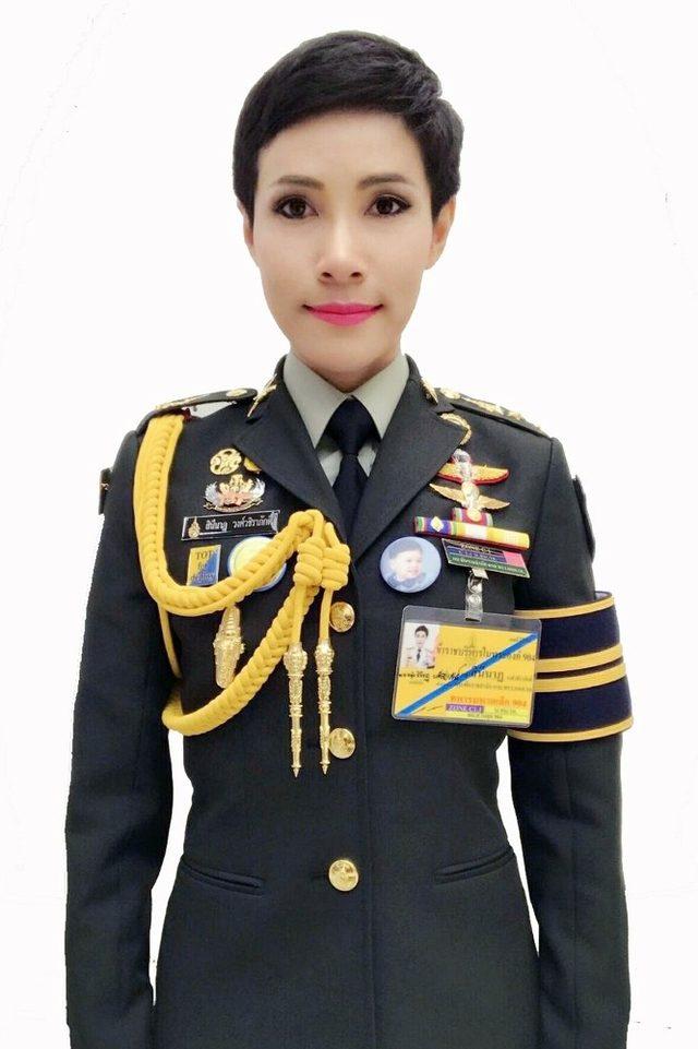 Tayland Sarayı, kralın ’resmi metresinin’ görülmemiş fotoğraflarını paylaştı
