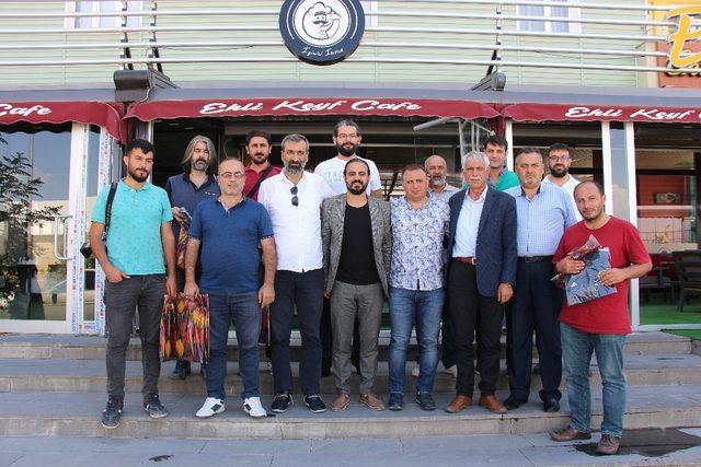 Ağrı Spor yöneticileri, basın mensuplarıyla bir araya geldi