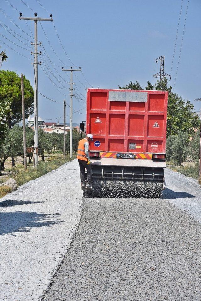 Akhisar Belediyesinden yol yapımında büyük atak