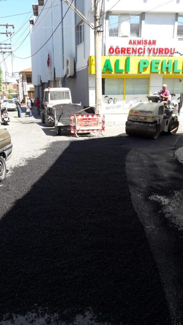 Akhisar Belediyesinden yol yapımında büyük atak