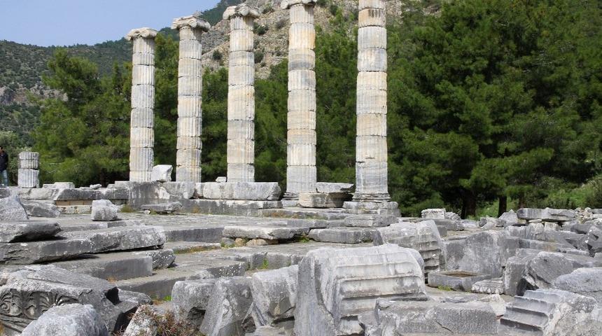 S&ouml;keliler Priene Antik Kenti i&ccedil;in bir araya geldi