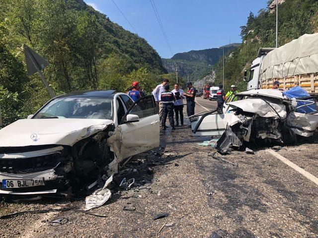Karabük’te feci kaza: 2 ölü, 7 yaralı