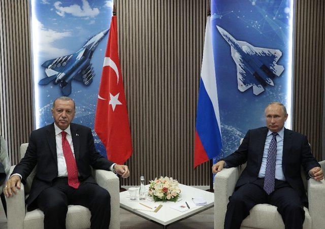 Cumhurbaşkanı Erdoğan, Putin’le bir araya geldi