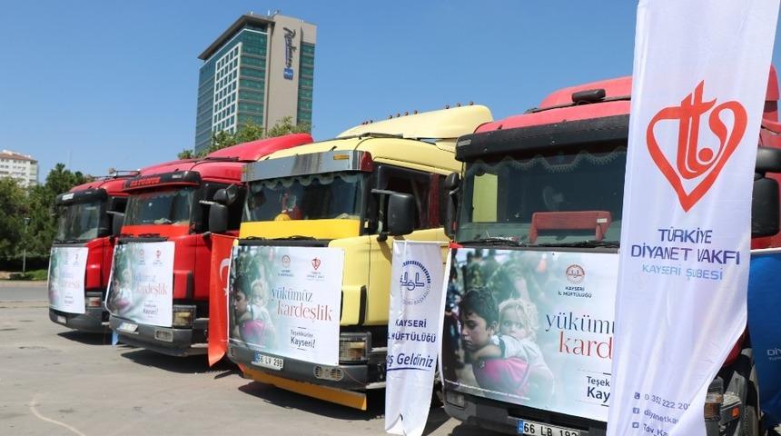 Kayseri&rsquo;den 10 yardım tırı, dualarla uğurlandı