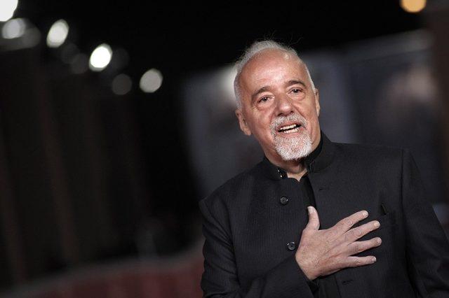 Ünlü yazar Paulo Coelho, Fransa’dan özür diledi