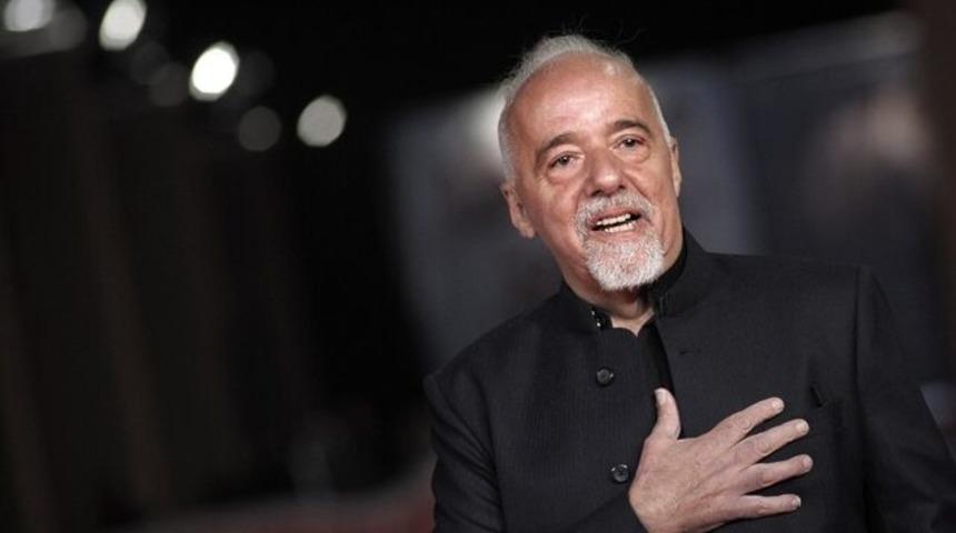&Uuml;nl&uuml; yazar Paulo Coelho, Fransa&rsquo;dan &ouml;z&uuml;r diledi