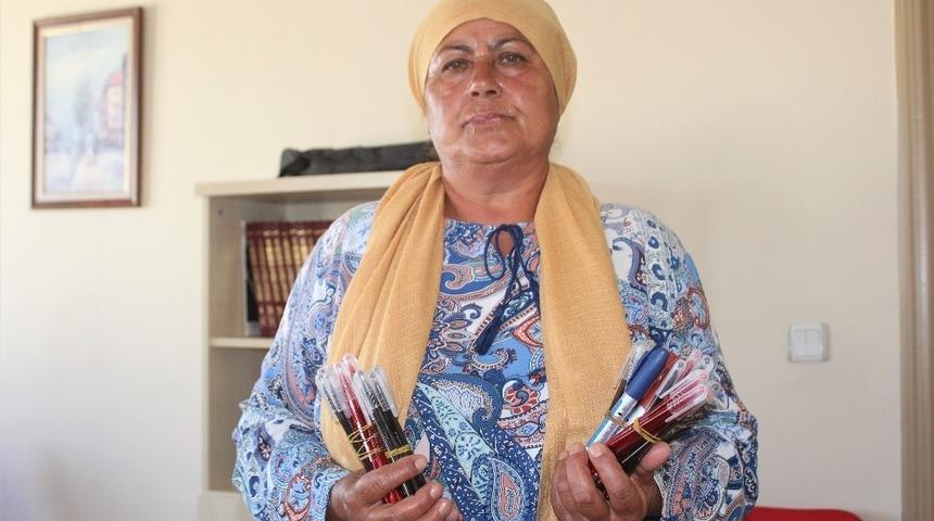 Fel&ccedil; olmamak i&ccedil;in kırtasiye malzemesi satıyor