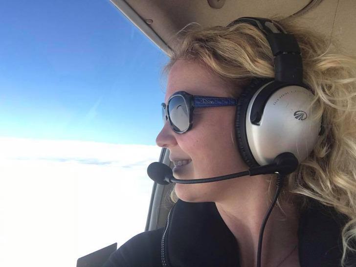 Müzisyen çift ve bebekleri uçak kazasında hayatını kaybetti G1