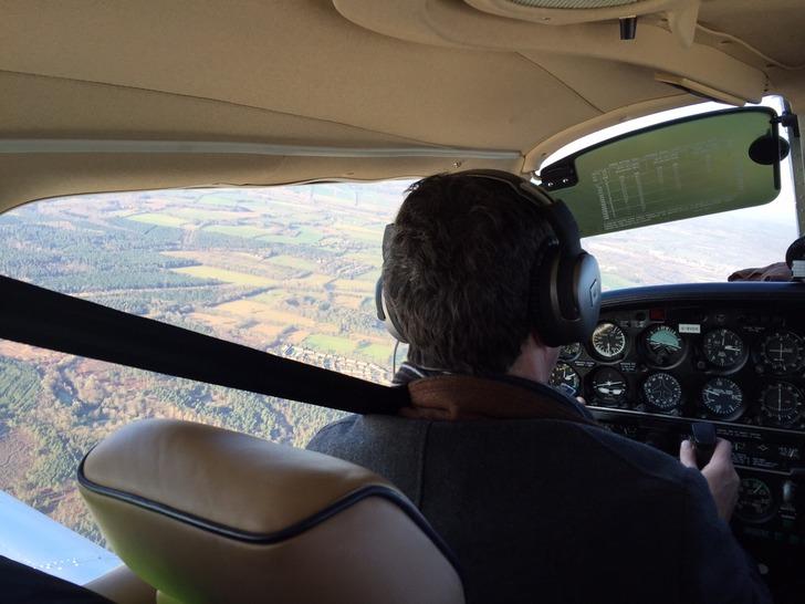 Müzisyen çift ve bebekleri uçak kazasında hayatını kaybetti G3