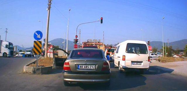 Fethiye'deki satırlı trafik magandası yakalandı