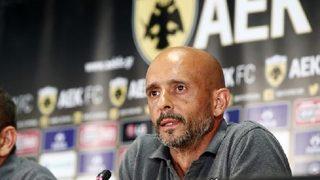 AEK'da Miguel Cardoso idmanda yok