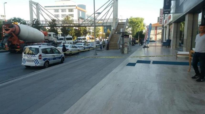 Eski eş dehşeti! Sokak ortasında silahla vuruldu 