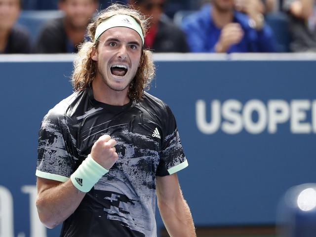 Tsitsipas'dan erken veda