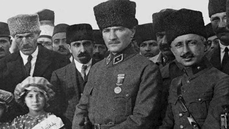 Atatürk: Çocuklar gökkuşağı gibi geleceği renklendireceklerdir G3