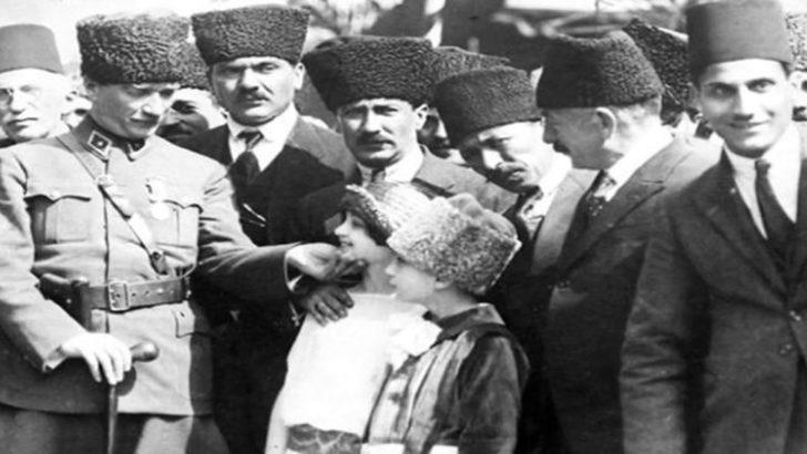 Atatürk: Çocuklar gökkuşağı gibi geleceği renklendireceklerdir G4