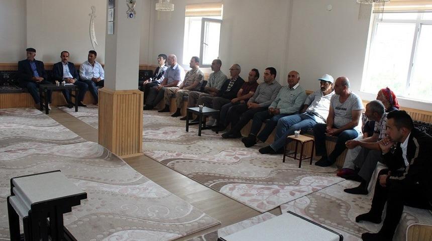 Otlukbeli&rsquo;nde Halkla Buluşma Toplantısı yapıldı