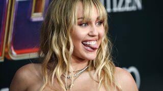 Miley Cyrus davete yeni sevgilisiyle el ele geldi