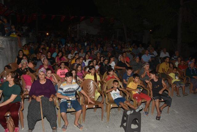 Ceyhan yazlık sinema gösterimine yoğun ilgi