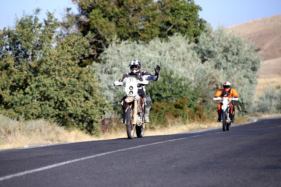 9. Transanatolia Rally Raid yarışı s&uuml;r&uuml;yor