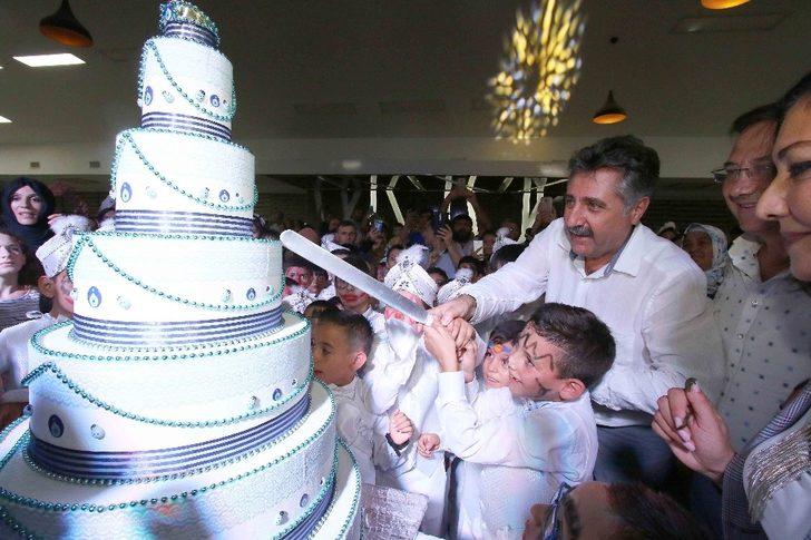 Bayraklı’da coşkulu sünnet şöleni G4