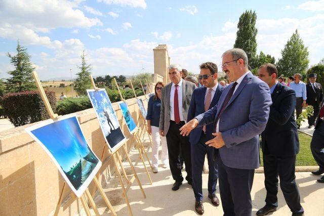 Dumlupınar Şehitliği’nde 1922 fotoğraf sergisi açıldı