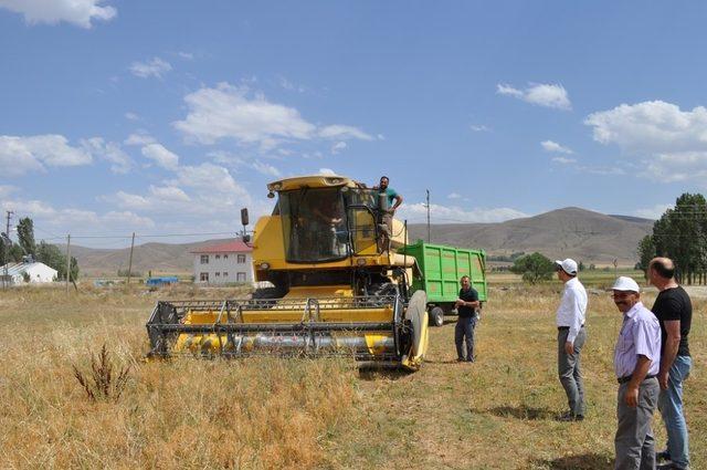 Kaymakam Coşkun’dan çiftçilere ziyaret