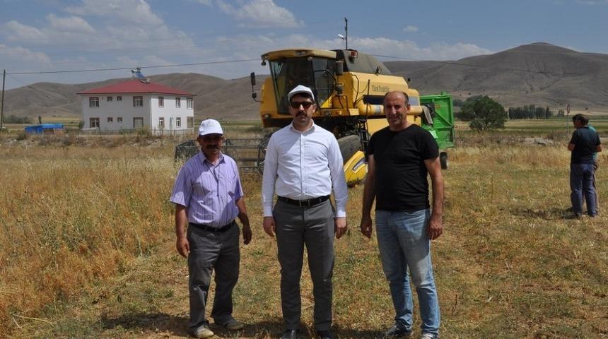 Kaymakam Coşkun’dan çiftçilere ziyaret